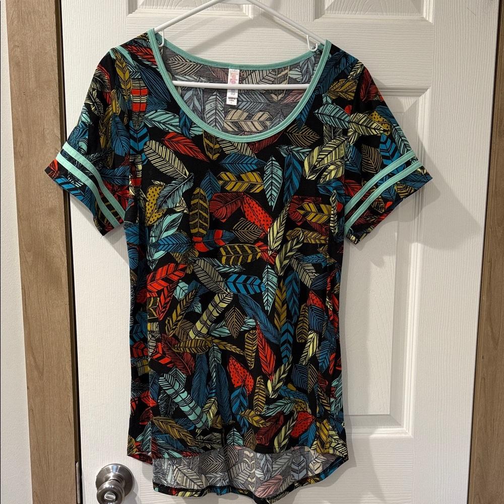 LuLaRoe Multicolor Leaf Pattern Short Sleeve Top